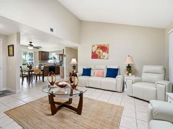 3655 Vista Campana 9, Oceanside CA 92057