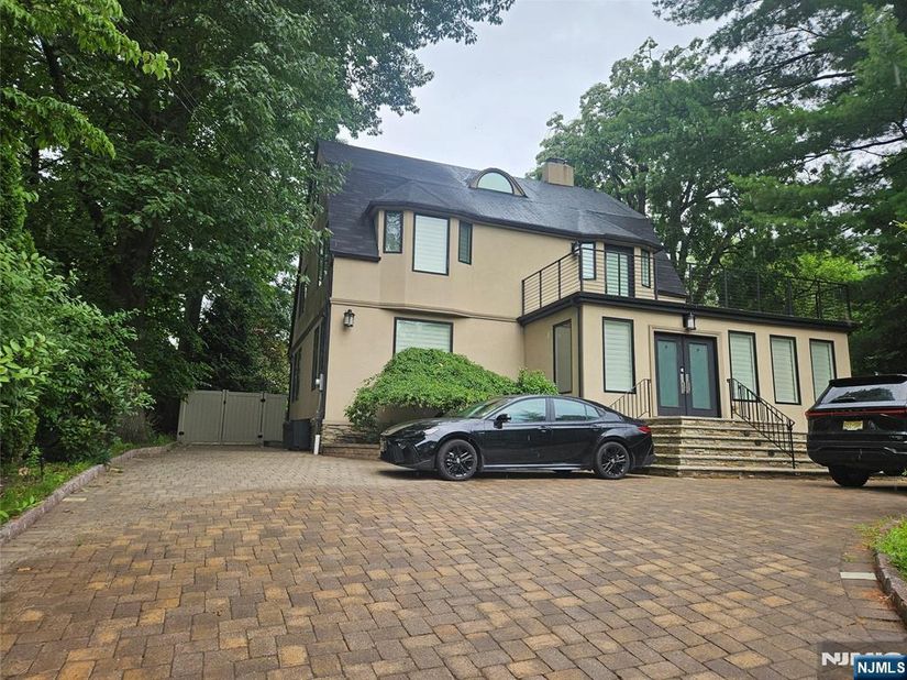 165 Leonia Avenue, Leonia NJ 07605