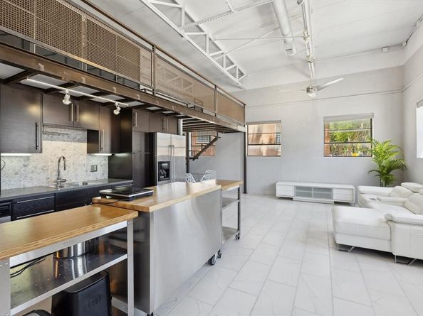 215 N Walton Street  2, Dallas Texas 75226