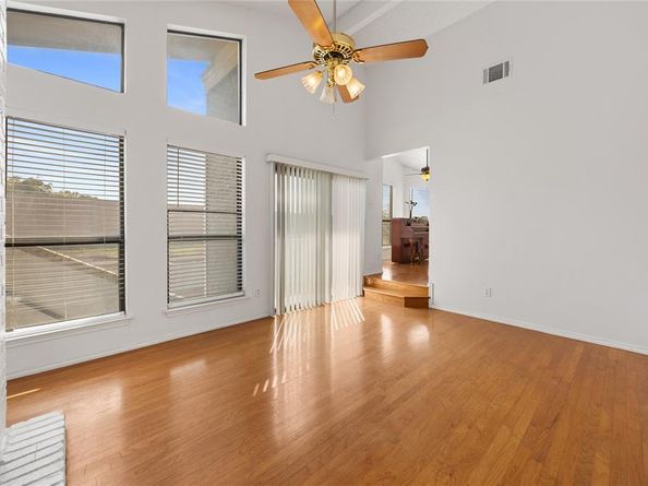 17490  Meandering Way  1711, Dallas Texas 75252