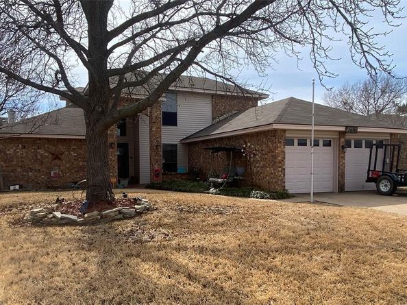 2629  Fairmont Drive , Grand Prairie Texas 75052