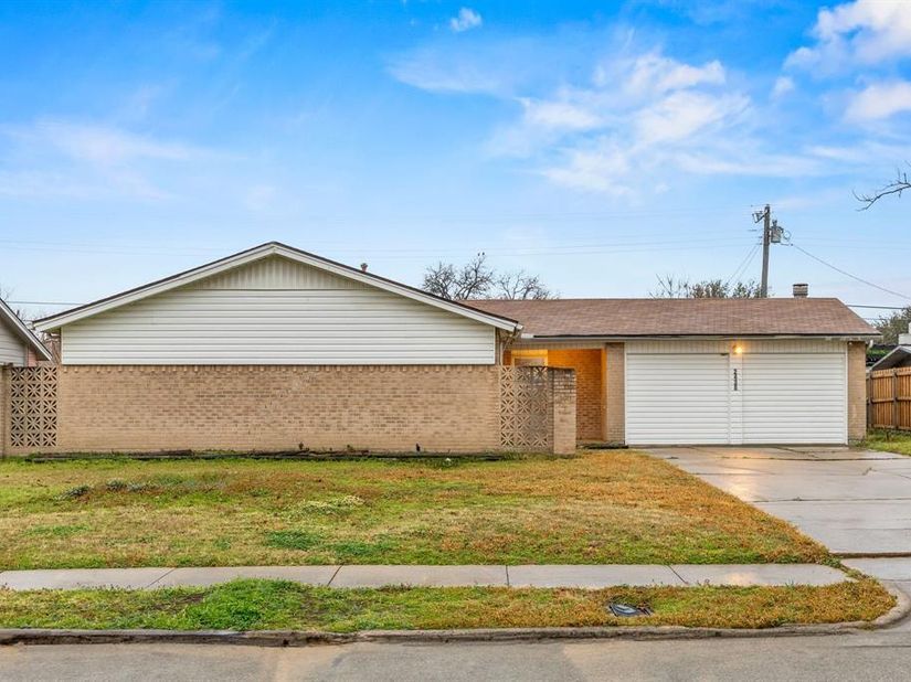2438  Lasalle Drive , Irving Texas 75062