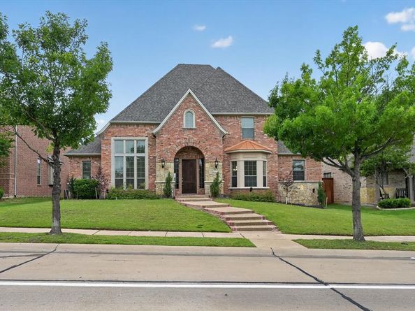 2416  Lady Of The Lake Boulevard , Lewisville Texas 75056