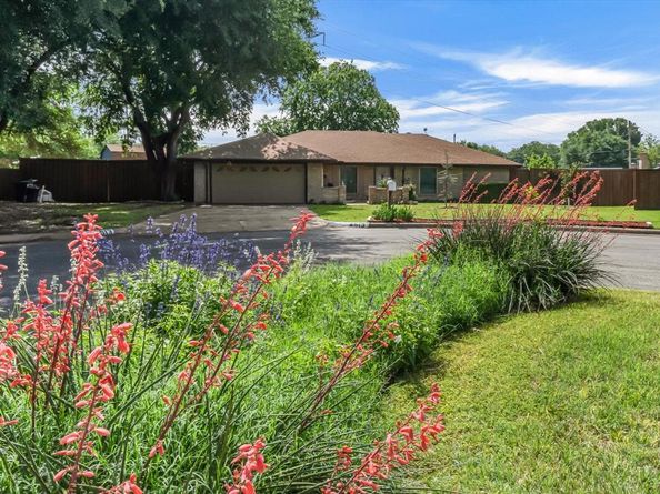 4513  Charles Court , Benbrook Texas 76116