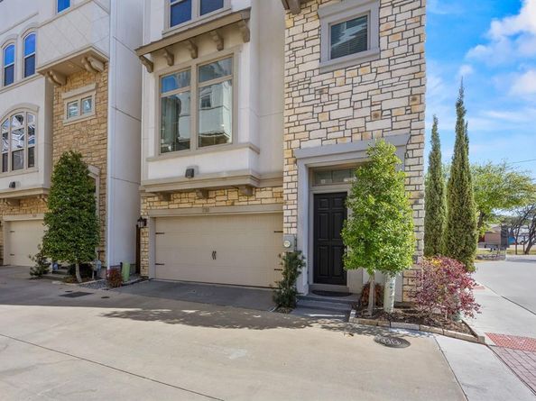 730  Spanish Oaks Place , Dallas Texas 75204