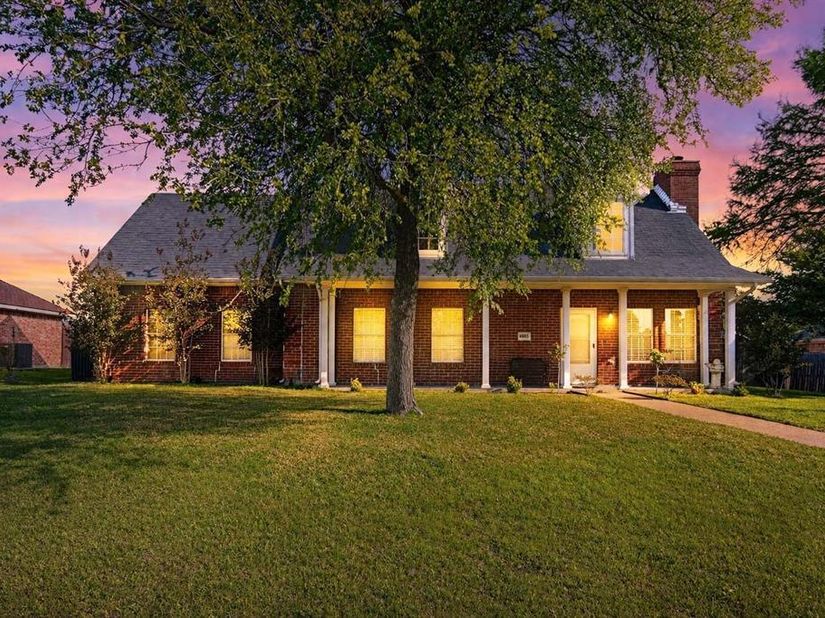 4805  Hunters Ridge Drive , Sachse Texas 75048