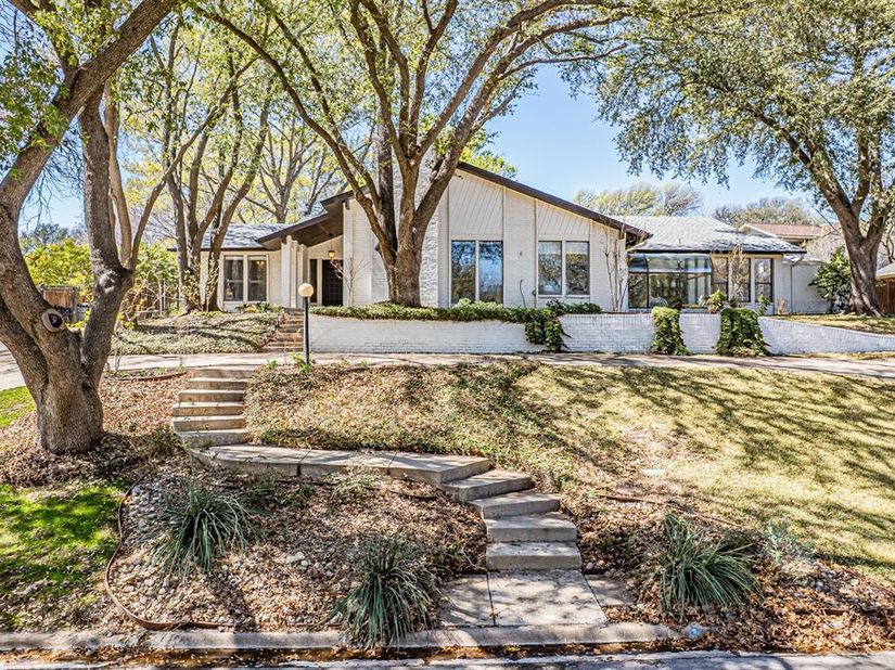18  Crosslands Road , Benbrook Texas 76132