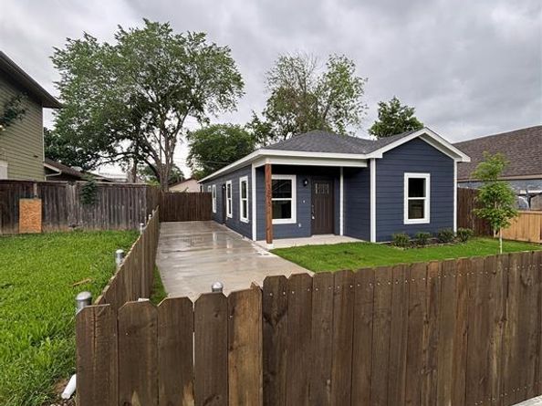 1005 E Tucker Street , Fort Worth Texas 76104