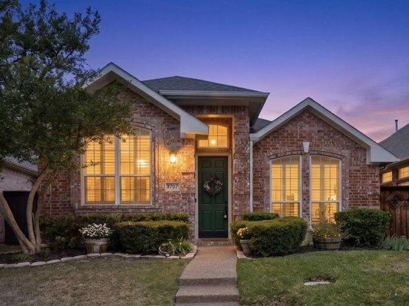 8707  Wellington Road , Irving Texas 75063
