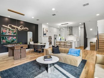 4820  Dinsmore Court 