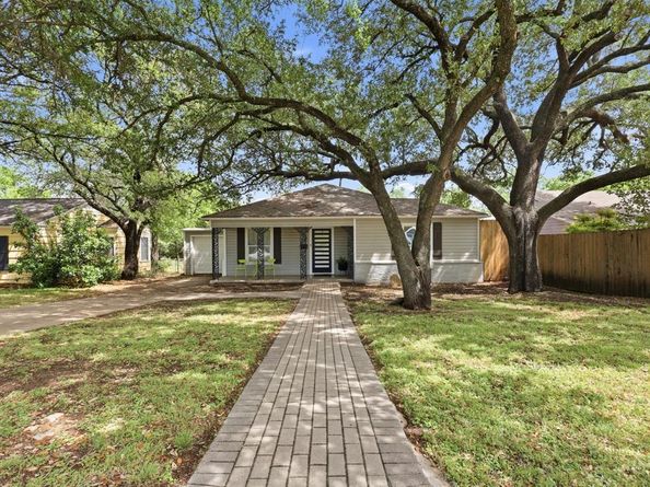 3137  Bigham Boulevard , Fort Worth Texas 76116