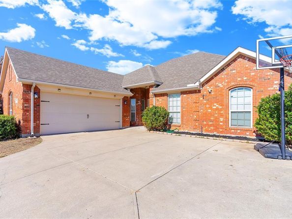 1517  White Willow Lane , Arlington Texas 76002