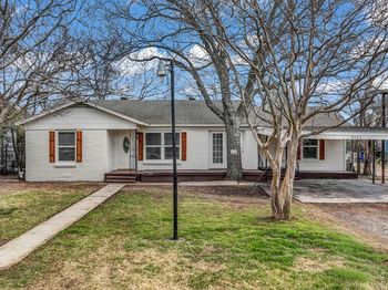 3521  Kenwood Avenue 