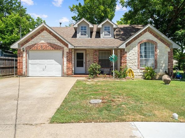 1724  Willow Hollow Drive , Garland Texas 75040