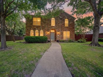 905  Hampstead Drive 