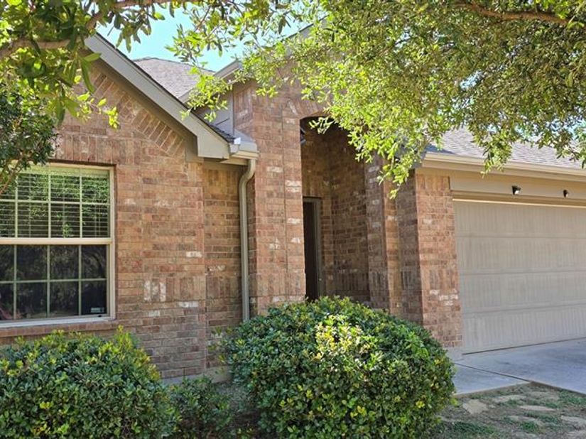 452  Paddle Drive , Crowley Texas 76036