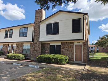 923  Vedral Place 