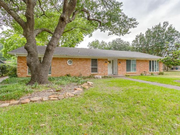 4000  Sundown Drive , Benbrook Texas 76116
