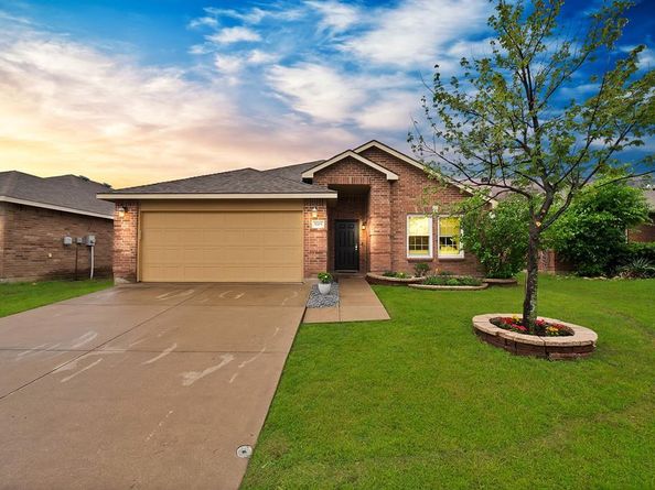 5705  Talons Crest Circle , Fort Worth Texas 76179