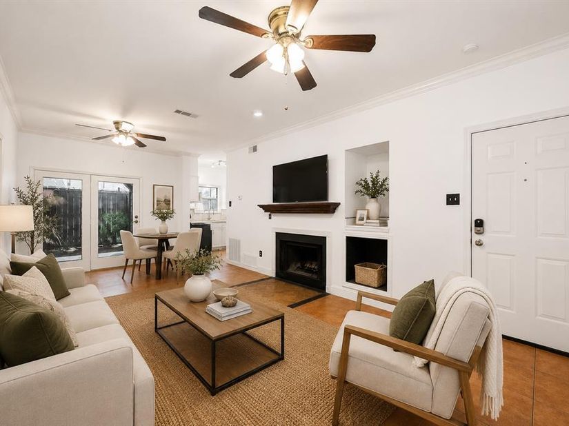 2728  Reagan Street  101, Dallas Texas 75219