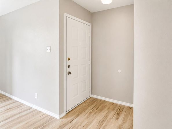 4303  Buena Vista Street  202, Dallas Texas 75205