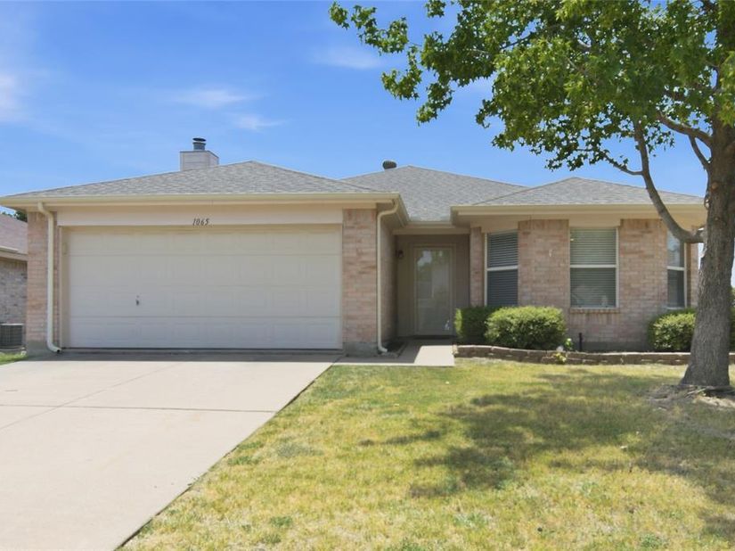 1065  Triple Crown Drive , Fort Worth Texas 76179