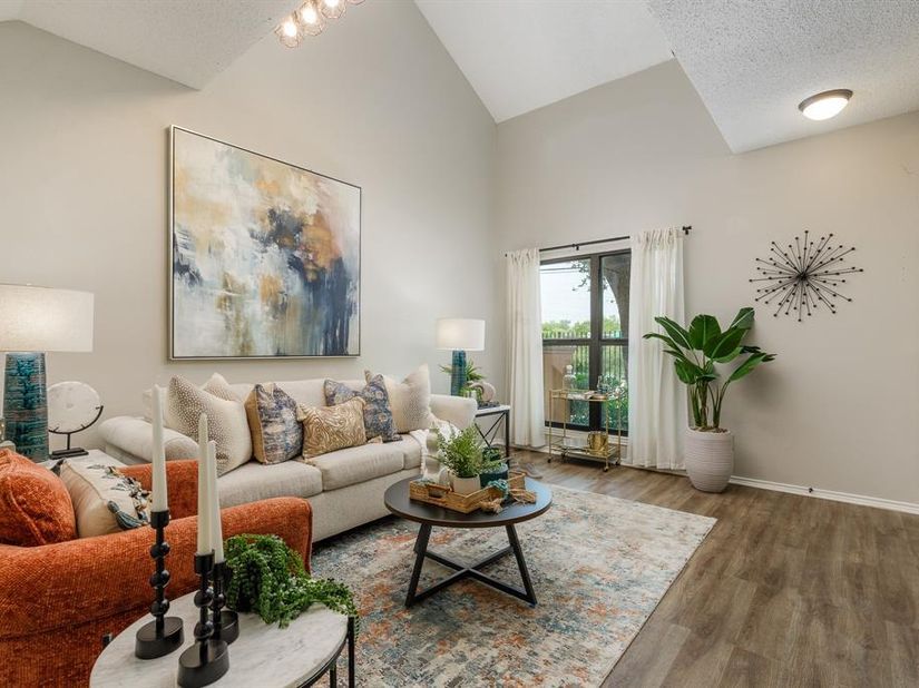 8404  Forest Lane  203, Dallas Texas 75243