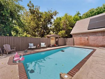 1909  Highland Park Circle 