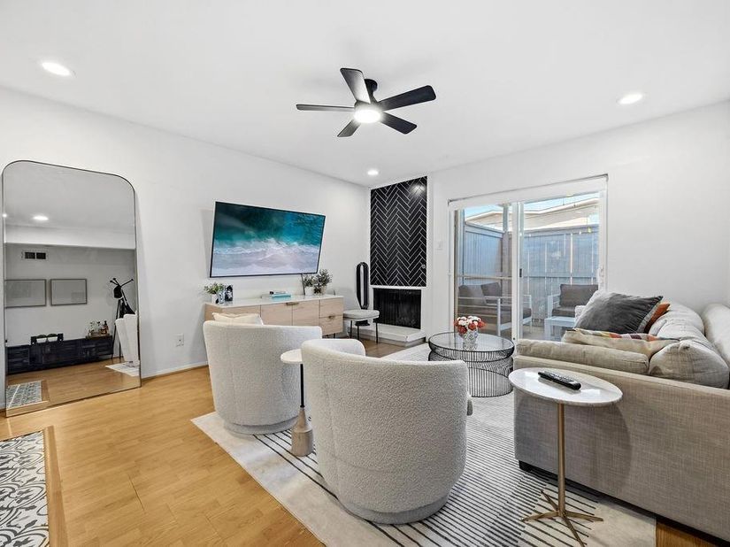 4323  Brown Street  237, Dallas Texas 75219