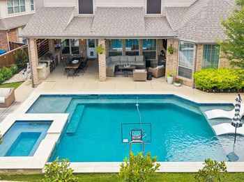 8312  Victoria Lane 