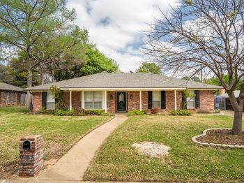 903  Leslie Drive 