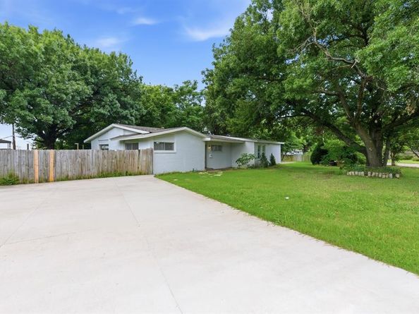 2204  Dunloe Avenue , Dallas Texas 75228