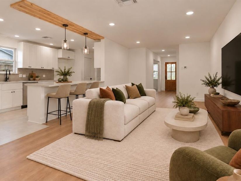 10236  Mapleridge Drive , Dallas Texas 75238