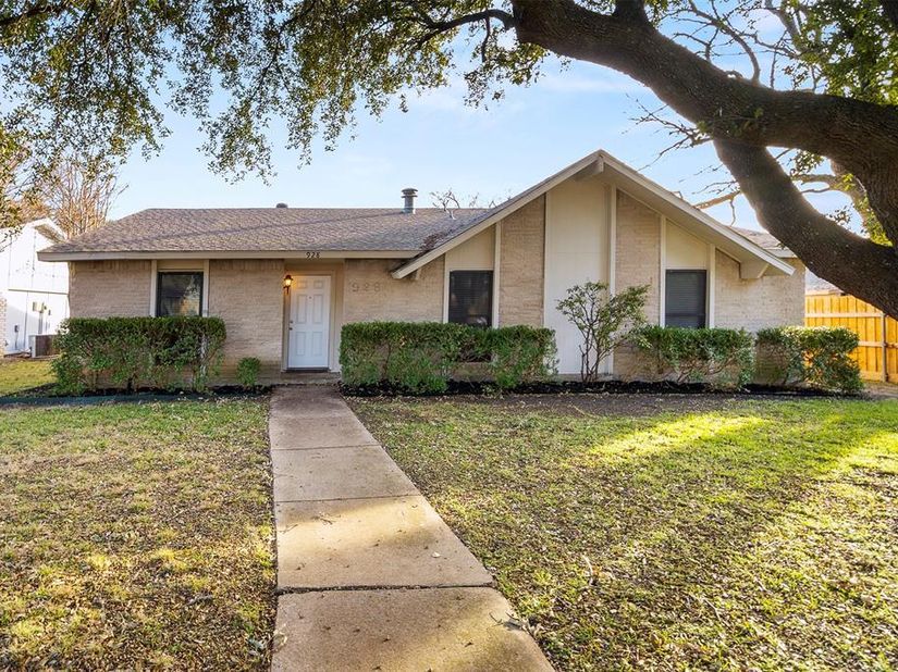 928  Overdowns Drive , Plano Texas 75023