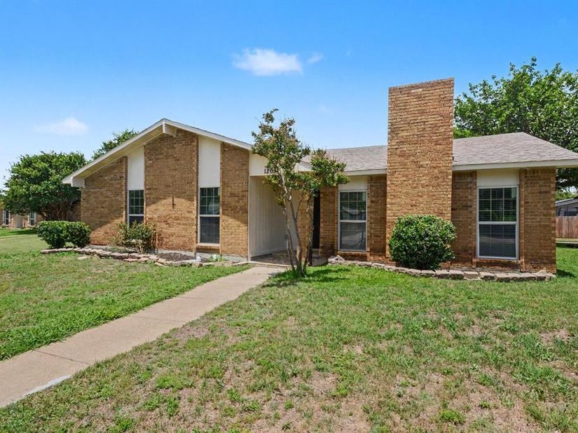 1205  Crestwood Court , Allen Texas 75002