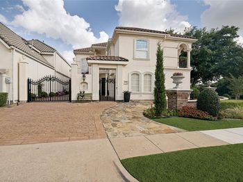 5528  Gleneagles Drive 