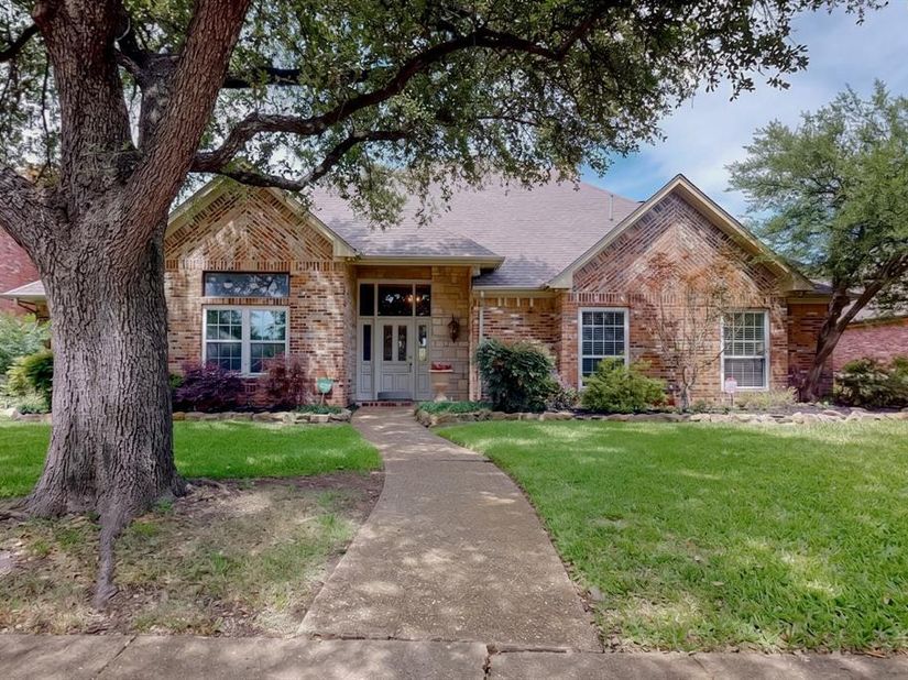 4018  Cobblers Lane , Dallas Texas 75287