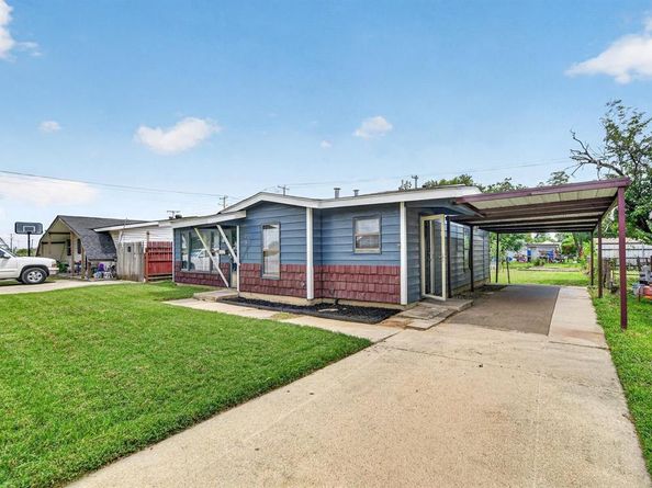 2344  Beaumont Street , Fort Worth Texas 76106