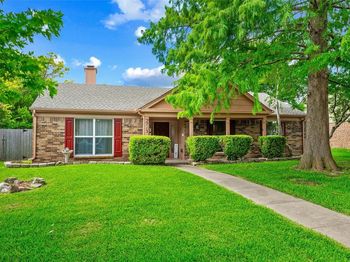 2713  Riviera Drive 