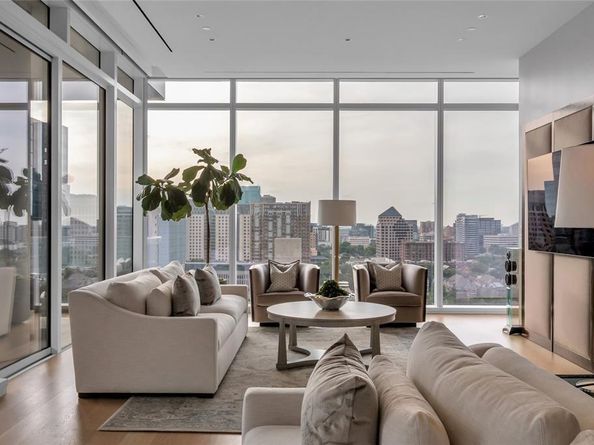 1747  Leonard Street  1402, Dallas Texas 75201