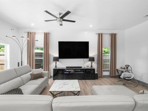 3904  Atlanta Street , Dallas Texas 75215