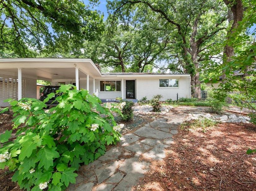 1209 W Lilly Lane , Arlington Texas 76013
