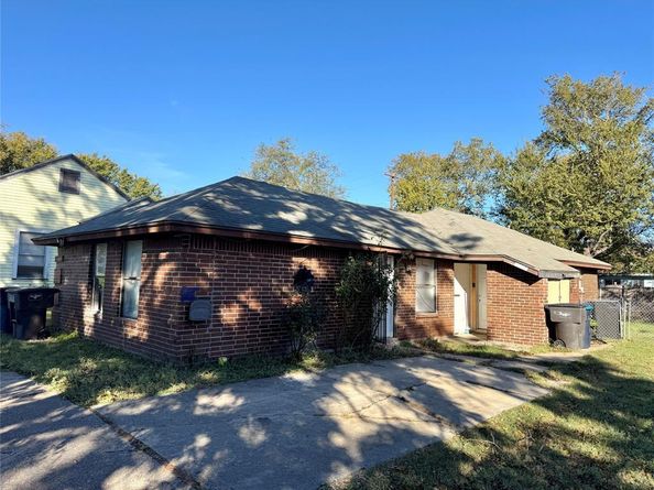 521 E Mason Street , Fort Worth Texas 76110