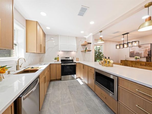 10528  Swallow Lane , Dallas Texas 75218