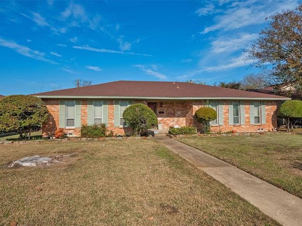 5311  Banting Way , Dallas Texas 75227