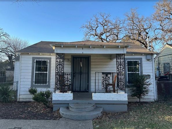 3815  Cauthorn  , Dallas Texas 75210