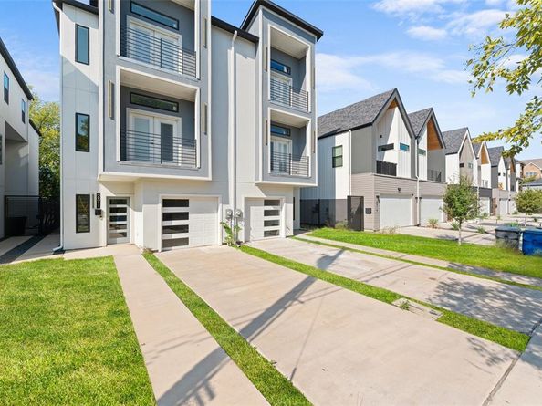 2511  Crossman Avenue , Dallas Texas 75212