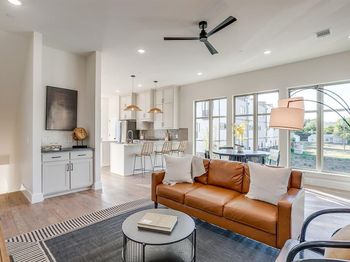 2820  Weisenberger Street 