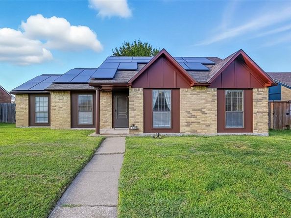 625  Camilla Lane , Garland Texas 75040