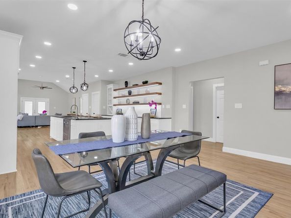 202 S Oak Cliff Boulevard , Dallas Texas 75208